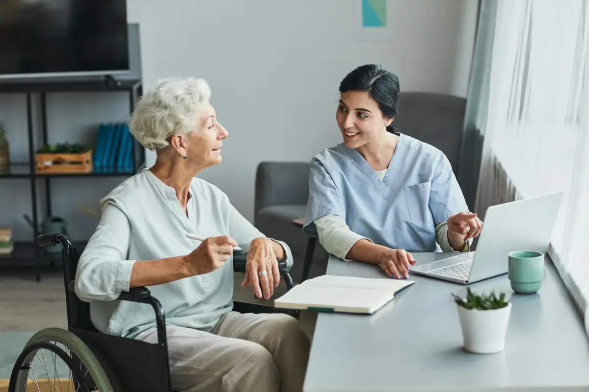 How Personalized Care Plans Improve Quality of Life in Assisted Living